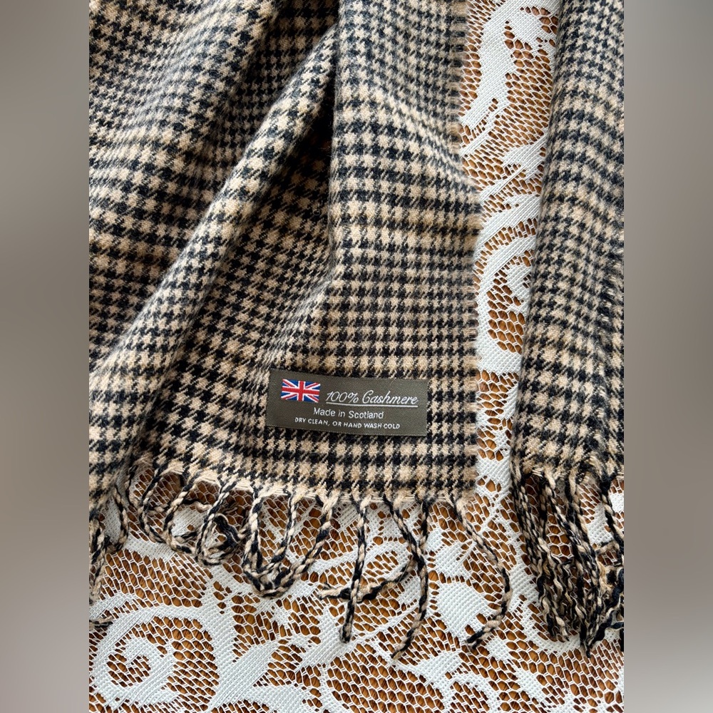 Cashmere Scarf Made In Scotland - Picture 3 of 3
